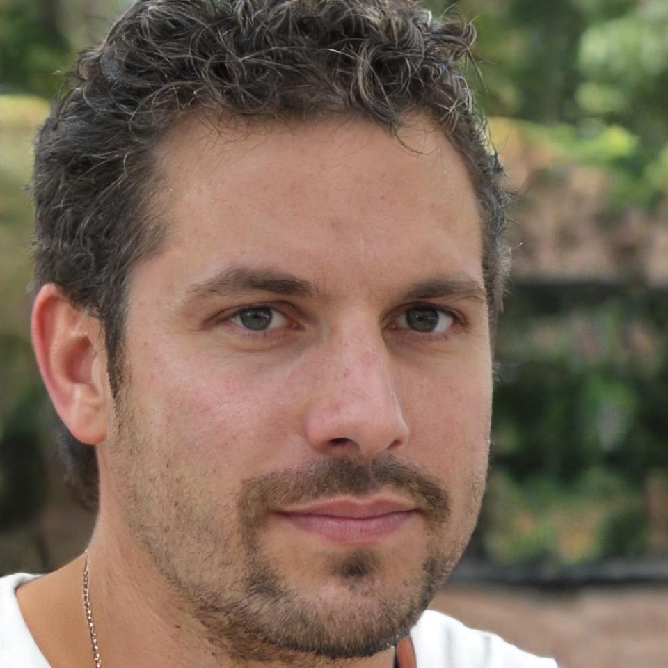 Professional headshot of lead technical analysis instructor