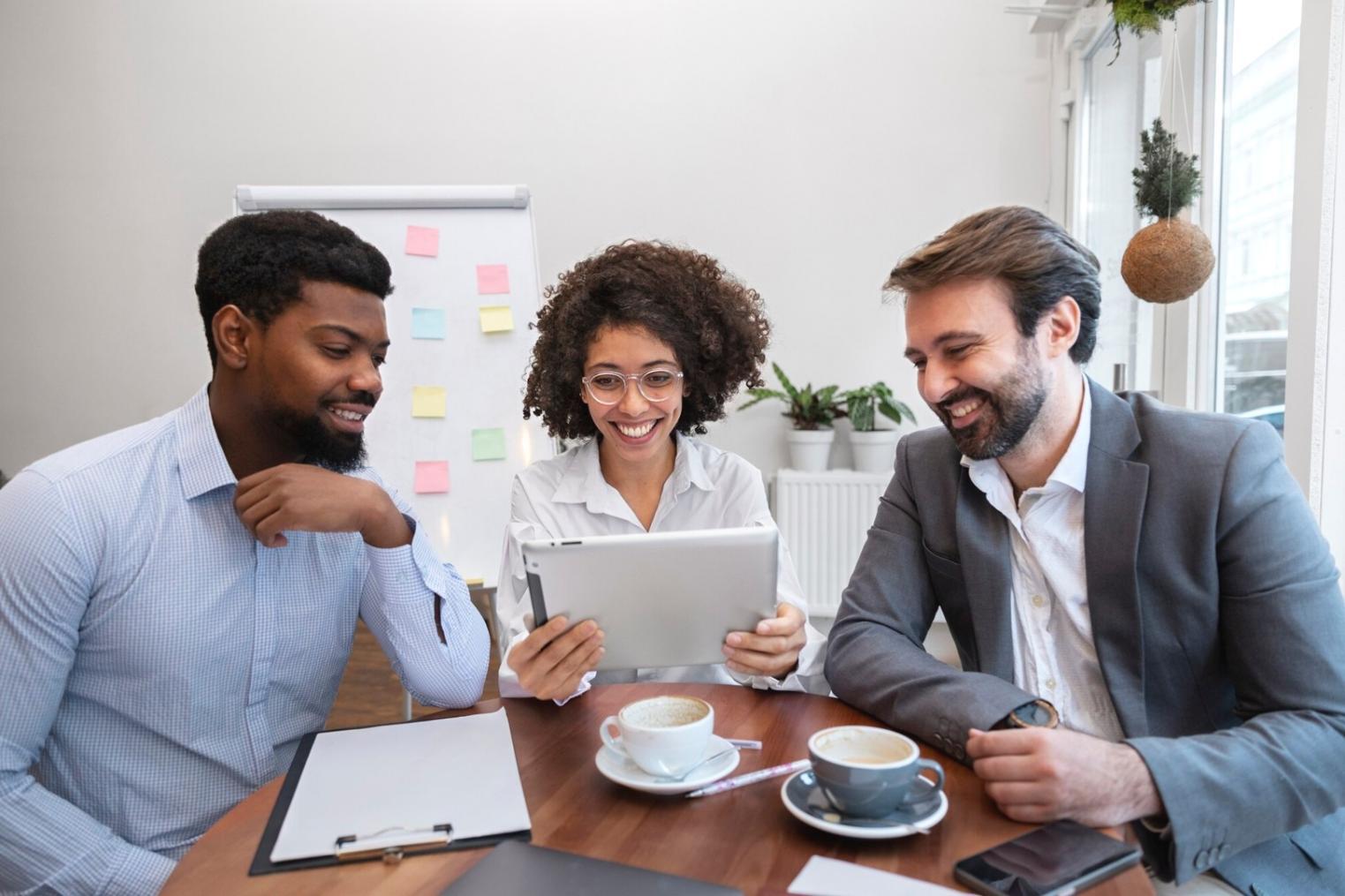 Students analyzing real market data during technical analysis workshop session